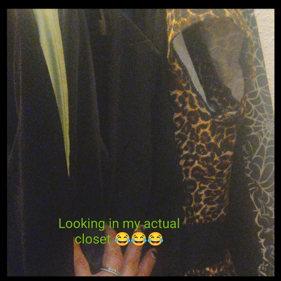 Meet your Posher, Andrea - Picture 3 of 3